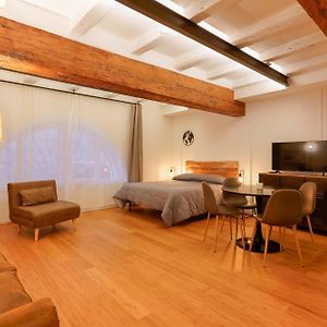 Studio met een King Size Bed